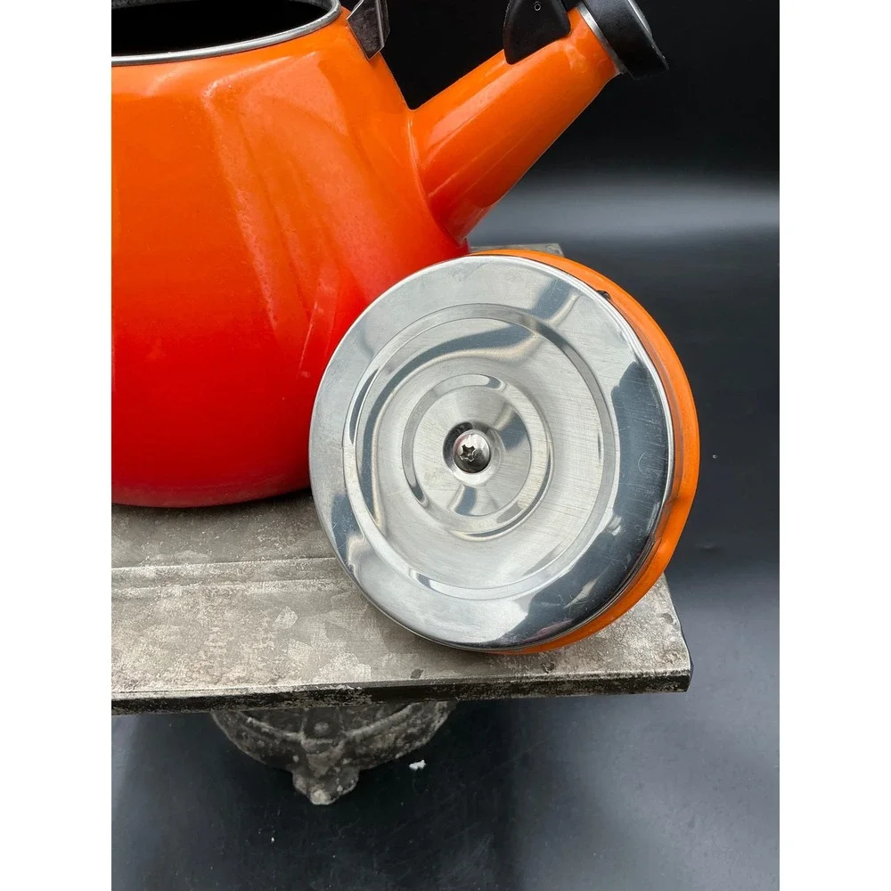 Le Creuset Zen Whistling Tea Kettle Flame Orange Enamel on Steel Stovetop 1.6qt
